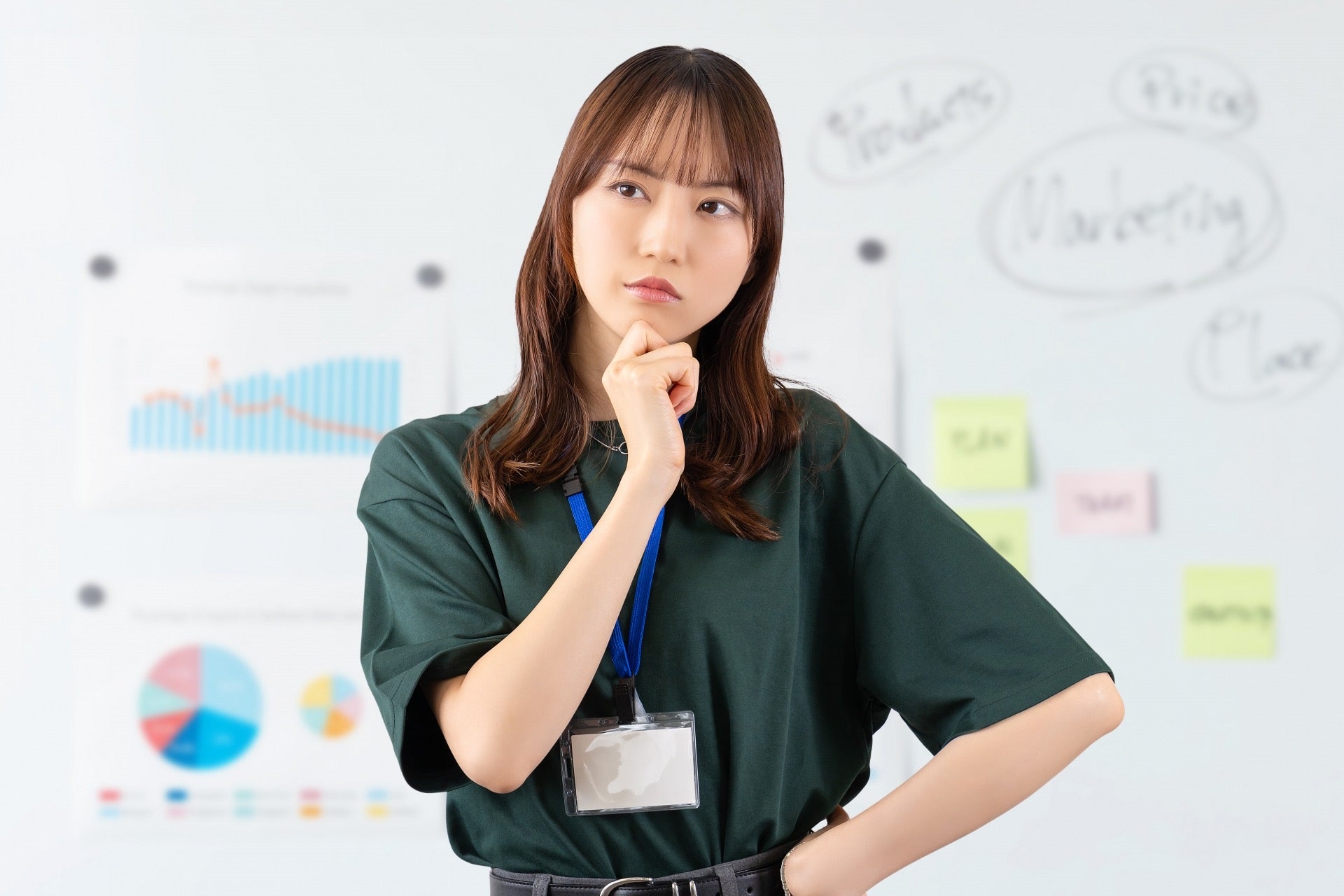 部下のネイルが派手…【職場ネイル】はどこまでOK?法学部が注意する例文まで解説!